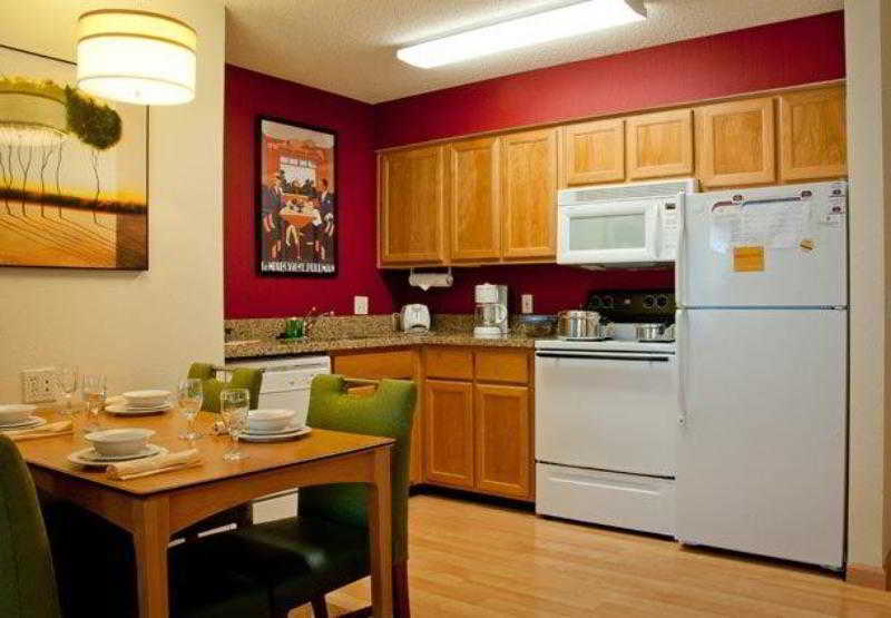 Residence Inn Salem Hotel